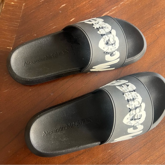 Alexander McQueen black and white graffiti slides sandals - Picture 4 of 5